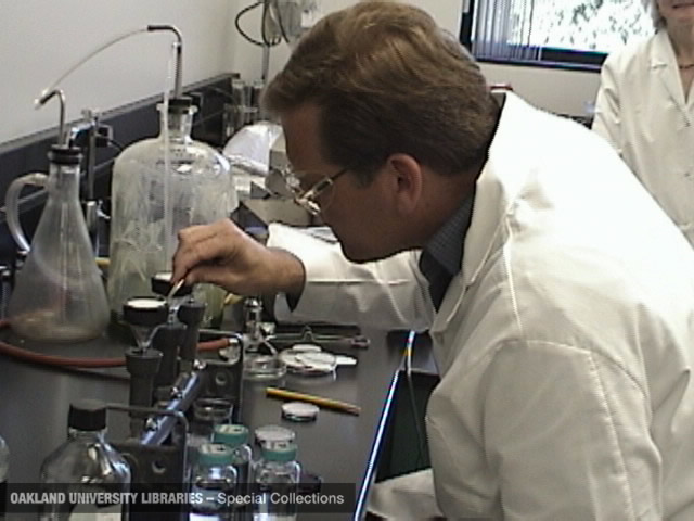 Rogers touring the Department of Environmental Quality, 2002